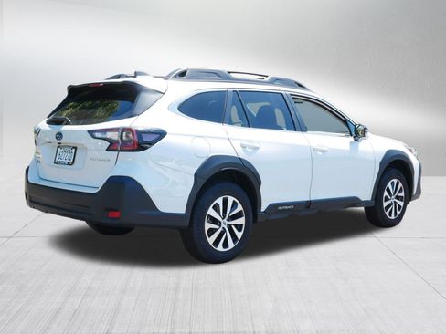 Used 2025 Subaru Outback Premium AWD/4WD image 7