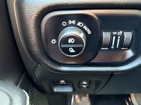 Used 2025 RAM 1500 Laramie image 18