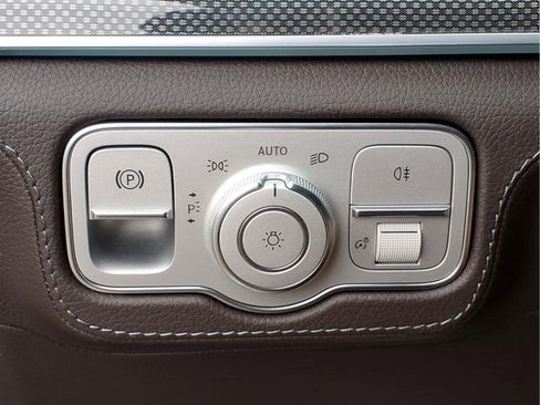 Used 2023 Mercedes-Benz GLE 350 4MATIC image 23
