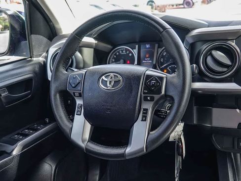 Used 2020 Toyota Tacoma SR5 RWD image 14