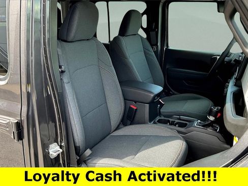 New 2025 Jeep Gladiator Sport image 9