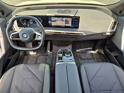 Used 2024 BMW iX xDrive50 AWD/4WD image 29