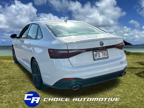 Used 2025 Volkswagen Jetta GLI Autobahn FWD image 5