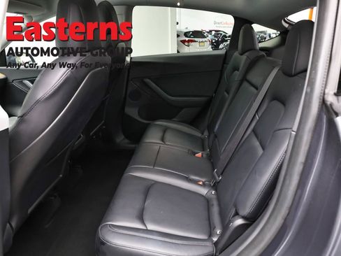 Used 2021 Tesla Model Y Long Range AWD/4WD image 16