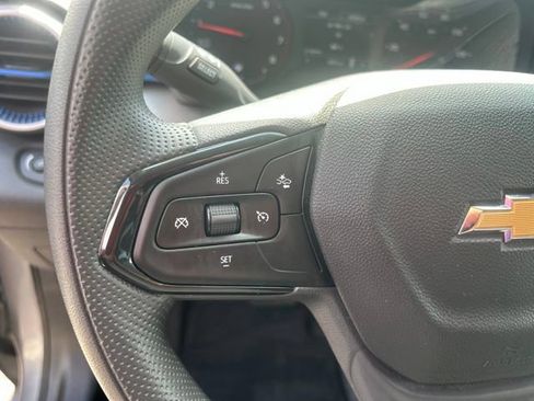 Used 2026 Chevrolet Trax LS w/ LS Convenience Package FWD image 17