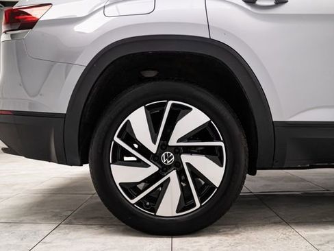 Used 2025 Volkswagen Atlas SE image 35