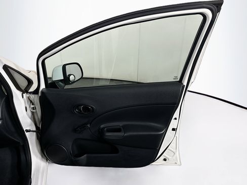 Used 2014 Nissan Versa Note S FWD image 28