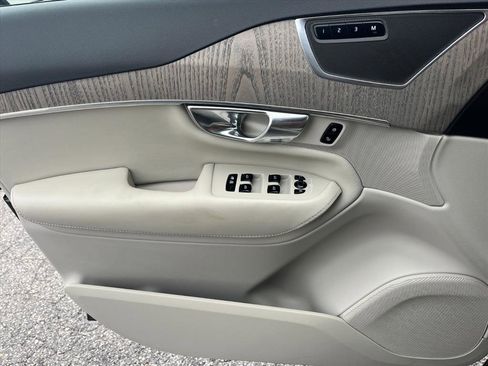 Used 2025 Volvo XC90 B6 Plus w/ Protection Package Premier image 19