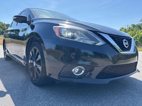 Used 2017 Nissan Sentra SR Turbo w/ SR Midnight Edition FWD image 7