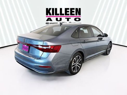 Used 2025 Volkswagen Jetta Sport image 7