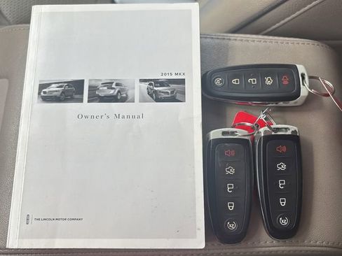 Used 2015 Lincoln MKX AWD w/ Equipment Group 101A image 17