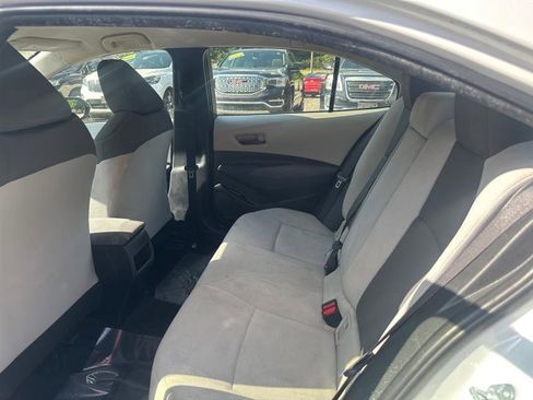 Used 2022 Toyota Corolla LE image 17