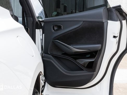 Used 2025 Aston Martin DBX 707 image 31