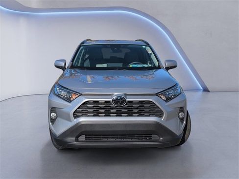 Used 2021 Toyota RAV4 XLE Premium image 12