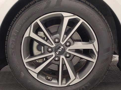 Used 2023 Kia Forte LXS image 31