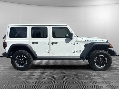 Used 2025 Jeep Wrangler Unlimited Rubicon 4xe w/ Convenience Group AWD/4WD image 6