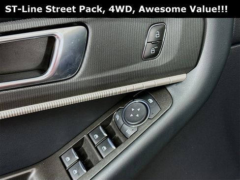 Used 2025 Ford Explorer ST-Line w/ ST-Line Street Pack image 19