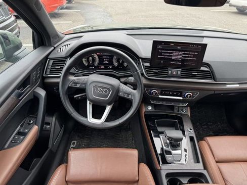 Used 2023 Audi Q5 e Premium Plus w/ Premium Plus Package image 12