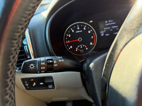 Used 2021 Kia Sportage EX AWD/4WD image 16