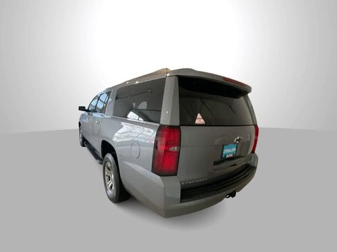 Used 2018 Chevrolet Suburban LT image 6