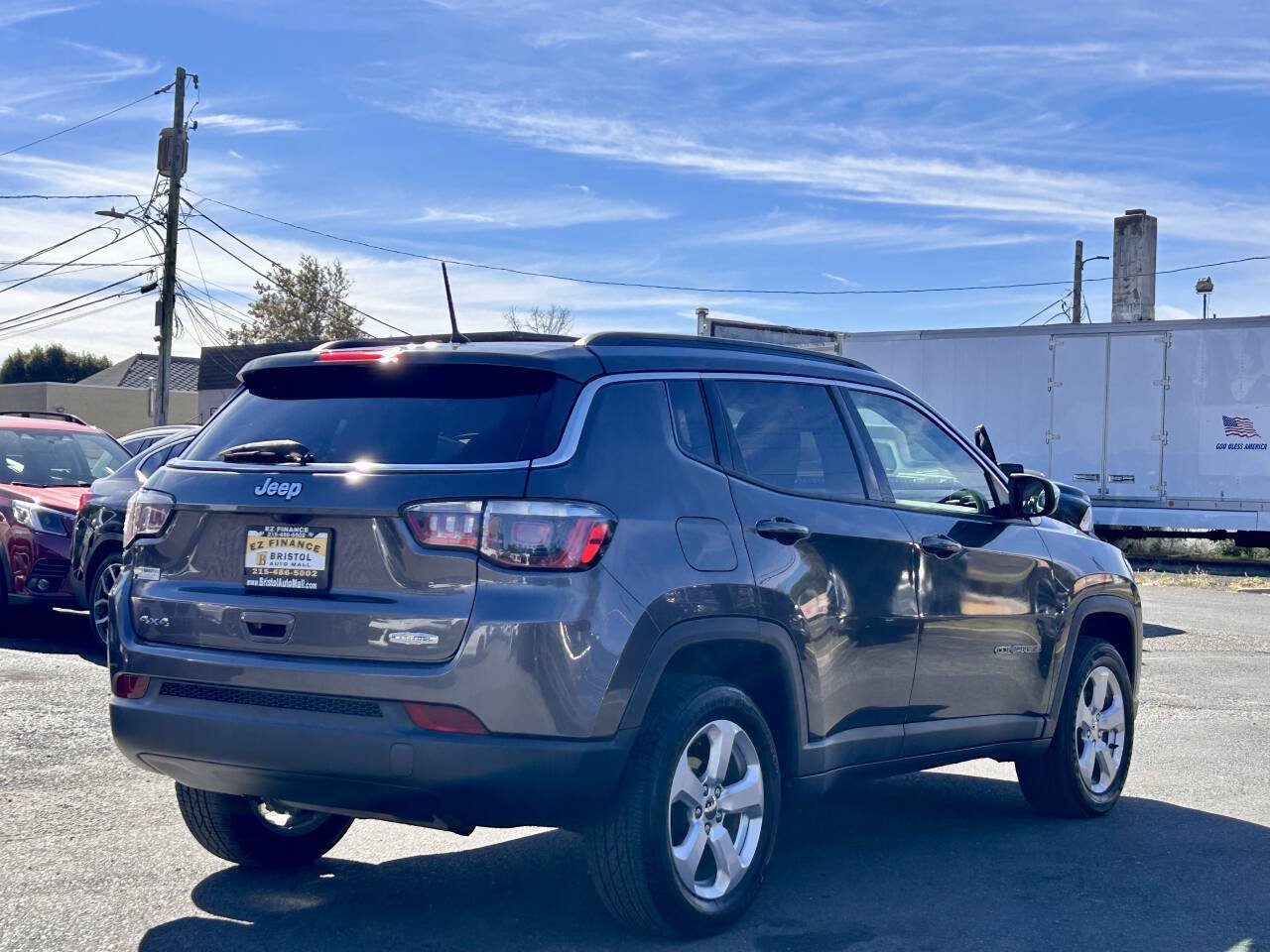 Used 2017 Jeep Compass Latitude w/ Cold Weather Group AWD/4WD image 5