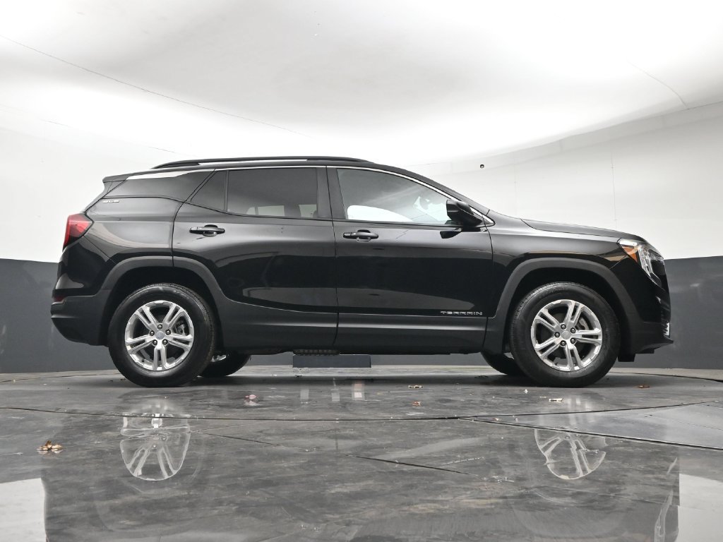 Used 2023 GMC Terrain SLE w/ Driver Convenience Package AWD/4WD image 29