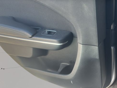 Used 2018 Dodge Charger SXT RWD image 21