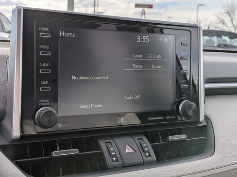 Used 2021 Toyota RAV4 XLE Premium image 21