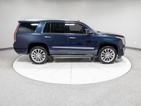 Used 2017 Cadillac Escalade Premium Luxury image 35