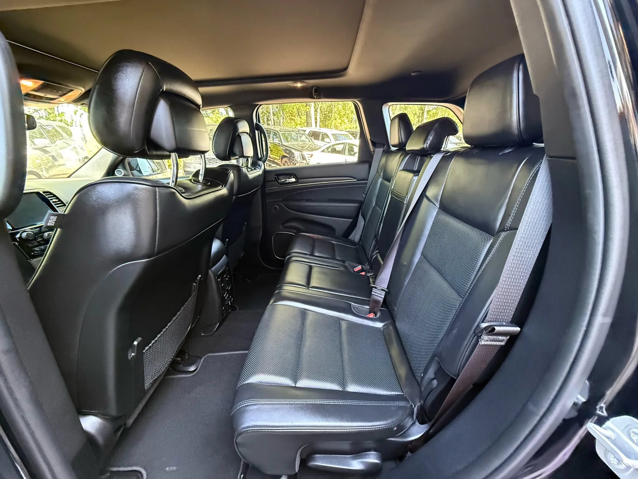 Used 2019 Jeep Grand Cherokee High Altitude AWD/4WD image 18