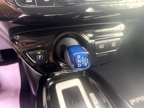 Used 2016 Toyota Prius Three Touring image 33