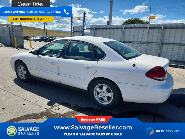 Used 2005 Ford Taurus SE FWD image 3
