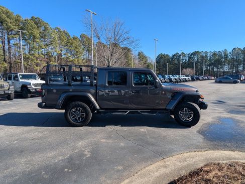 Certified 2024 Jeep Gladiator Mojave image 4