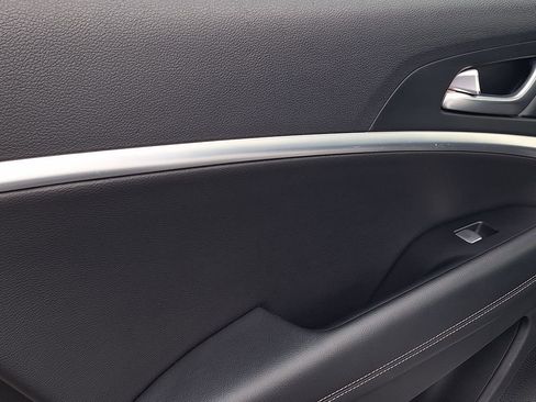Used 2022 Genesis G70 2.0T RWD image 13