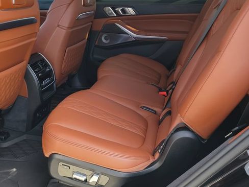 Used 2025 BMW X7 M60i AWD/4WD image 8
