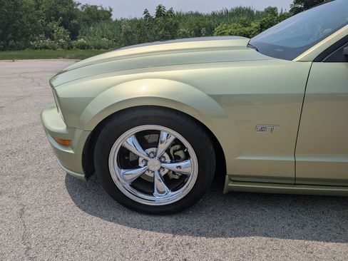 Used 2005 Ford Mustang GT Premium RWD image 21