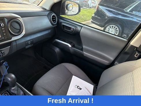 Used 2016 Toyota Tacoma SR5 RWD image 4
