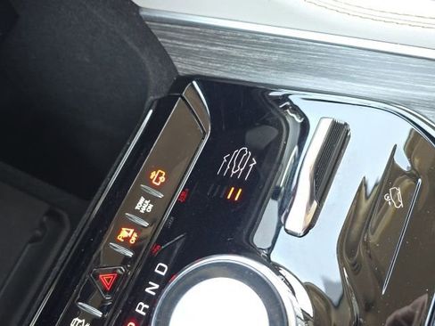 Used 2023 Jeep Wagoneer Series III w/ Preferred Equipment Group image 45