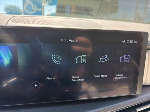 Used 2025 Hyundai Santa Fe SEL w/ Tow & Go Package image 6