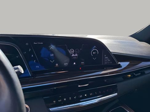 Certified 2024 Cadillac Escalade Premium Luxury image 36