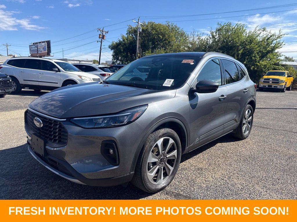 Certified 2025 Ford Escape Platinum AWD/4WD image 5