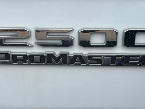 Used 2025 RAM ProMaster 2500 w/ Convenience Group FWD image 11