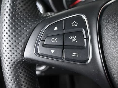 Used 2018 Mercedes-Benz GLC 300 4MATIC image 22