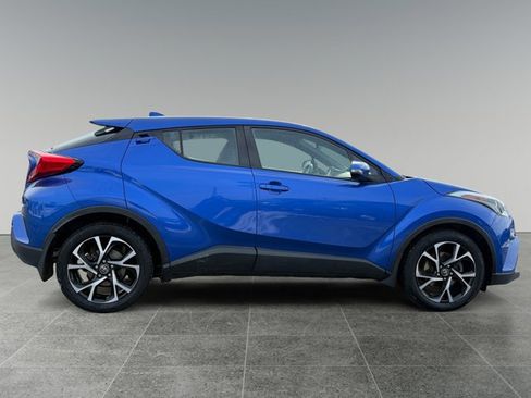 Used 2018 Toyota C-HR XLE image 6