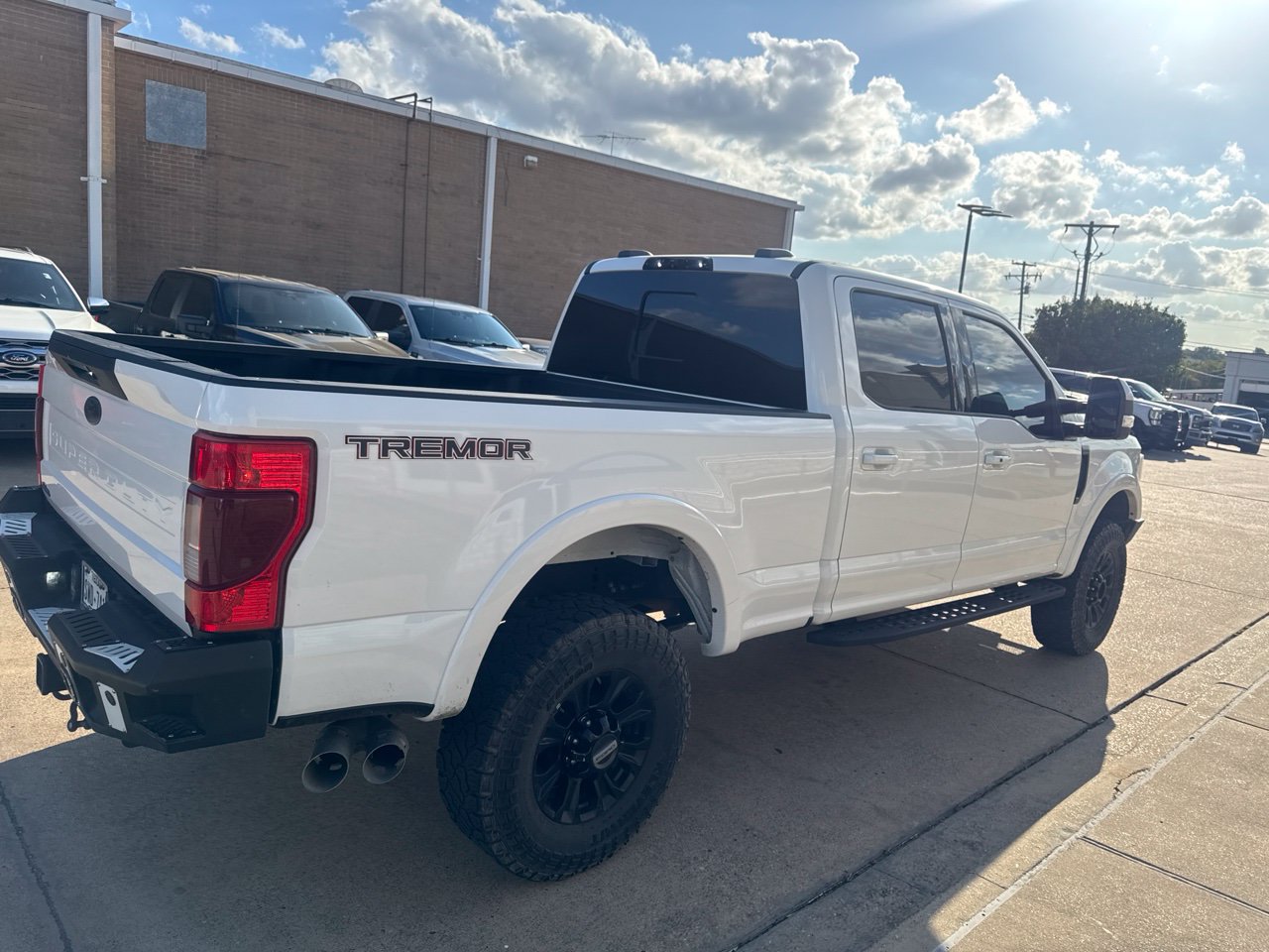 Used 2020 Ford F250 Lariat w/ Tremor Off-Road Package AWD/4WD image 4
