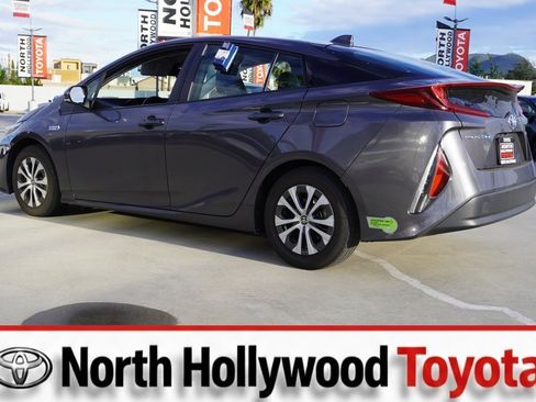Used 2022 Toyota Prius Prime XLE image 6