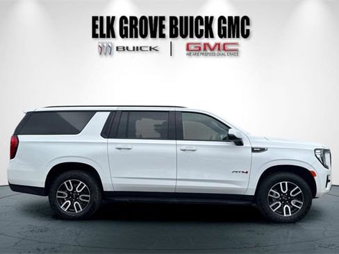 Used 2023 GMC Yukon XL AT4 image 3
