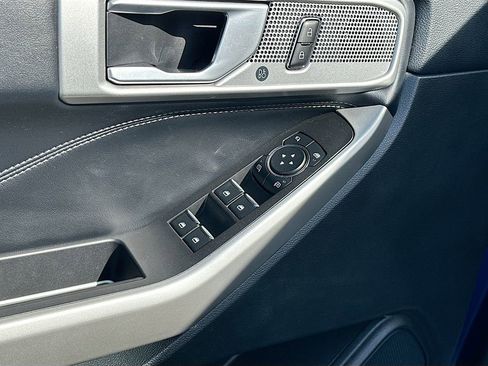 Used 2023 Ford Explorer Limited image 20