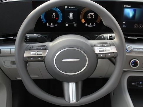 New 2026 Hyundai Kona SE image 11