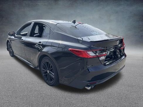 Used 2025 Toyota Camry SE w/ Convenience Package FWD image 10